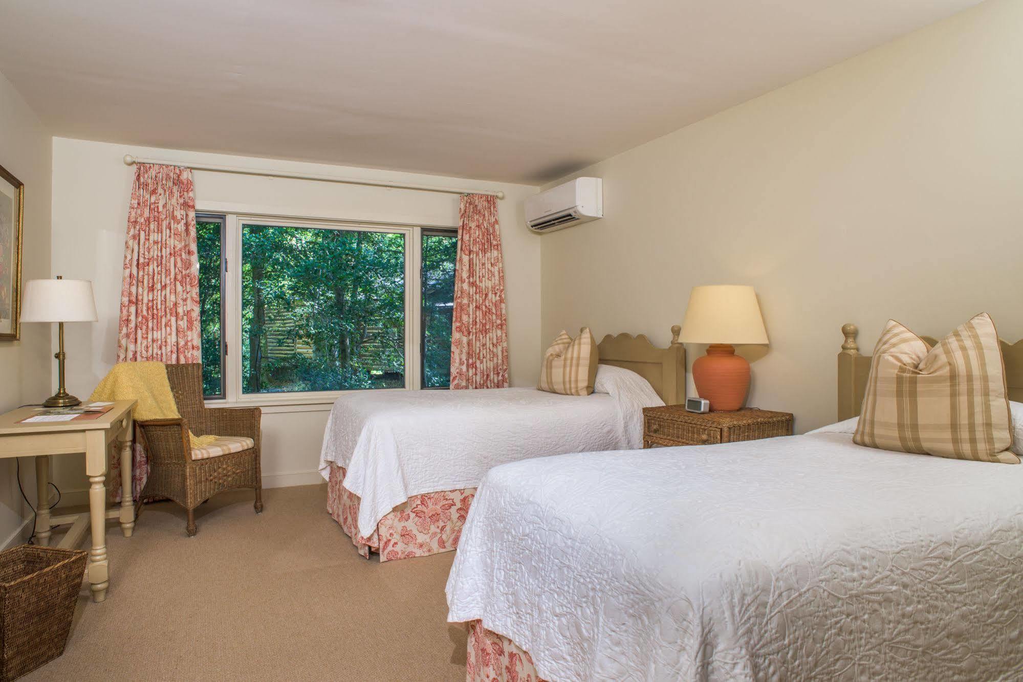 The Inn At Stratford Hall East End Экстерьер фото